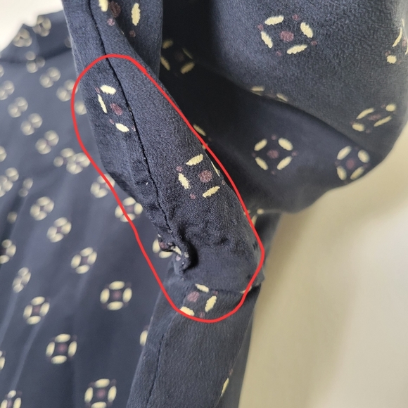 DKNY Silk Black Subtle Pattern Blouse 6 * READ - Picture 9 of 9